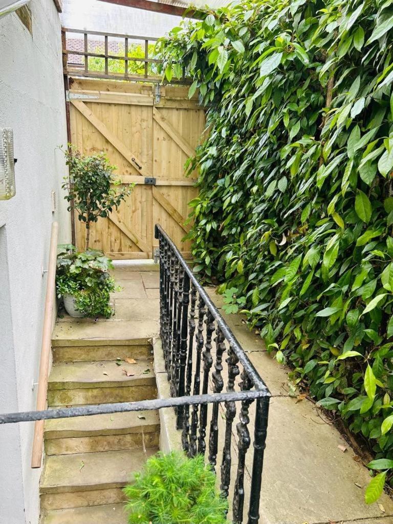 Spacious Comfortable Flat With Free Parking In East Finchley, Muswell Hill & Close To Alexandra Palace Λονδίνο Εξωτερικό φωτογραφία